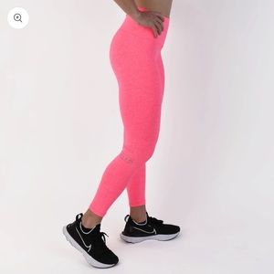 FLEO El Toro 25” Electric Heather Pink Leggings